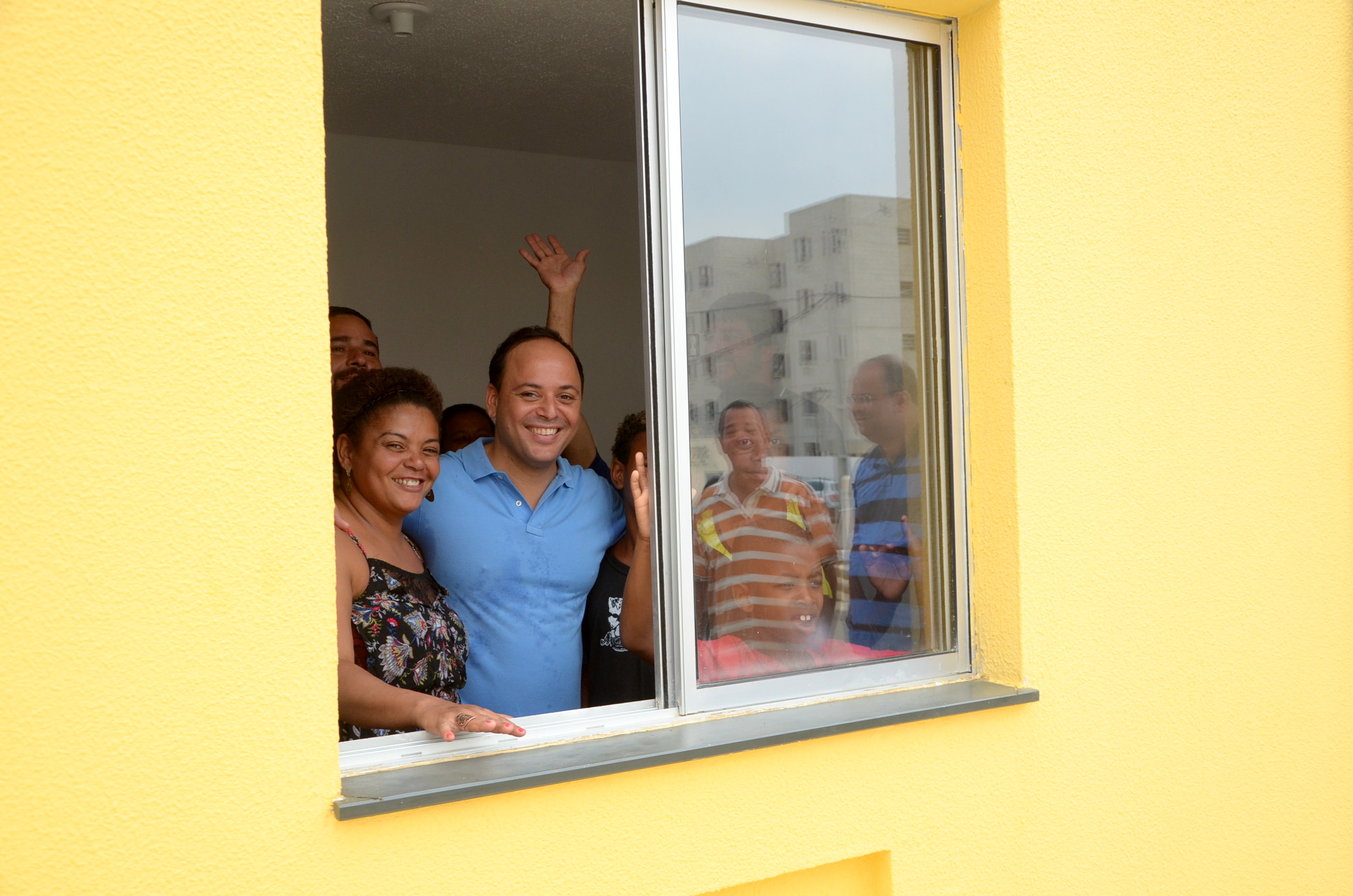 HABITAÇÃO: Prefeito de Niterói encontra futuros moradores do conjunto residencial do Caramujo