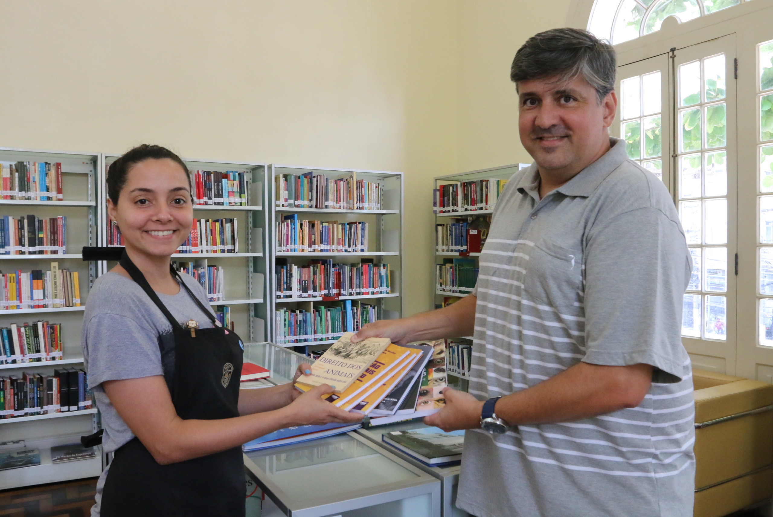 EDUCAÇÃO: Biblioteca Parque de Niterói tornou-se referência em livros especializados nas áreas de direito e proteção animal