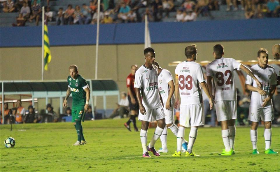 ESPORTES: Cavalieri é expulso, Fluminense sai na frente, mas sede a virada para o Goiás