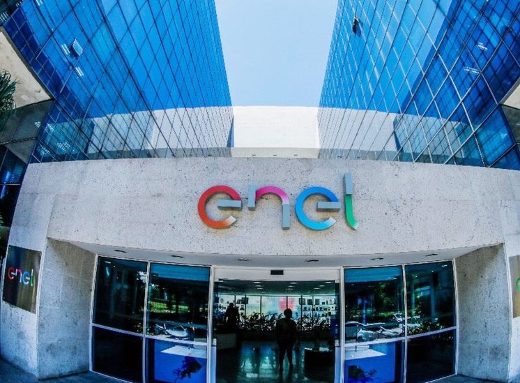 Antiga sede central da Enel em Niterói. Hoje a sede da empresa fica na cidade do Rio de Janeiro, cidade atendida pela Light.