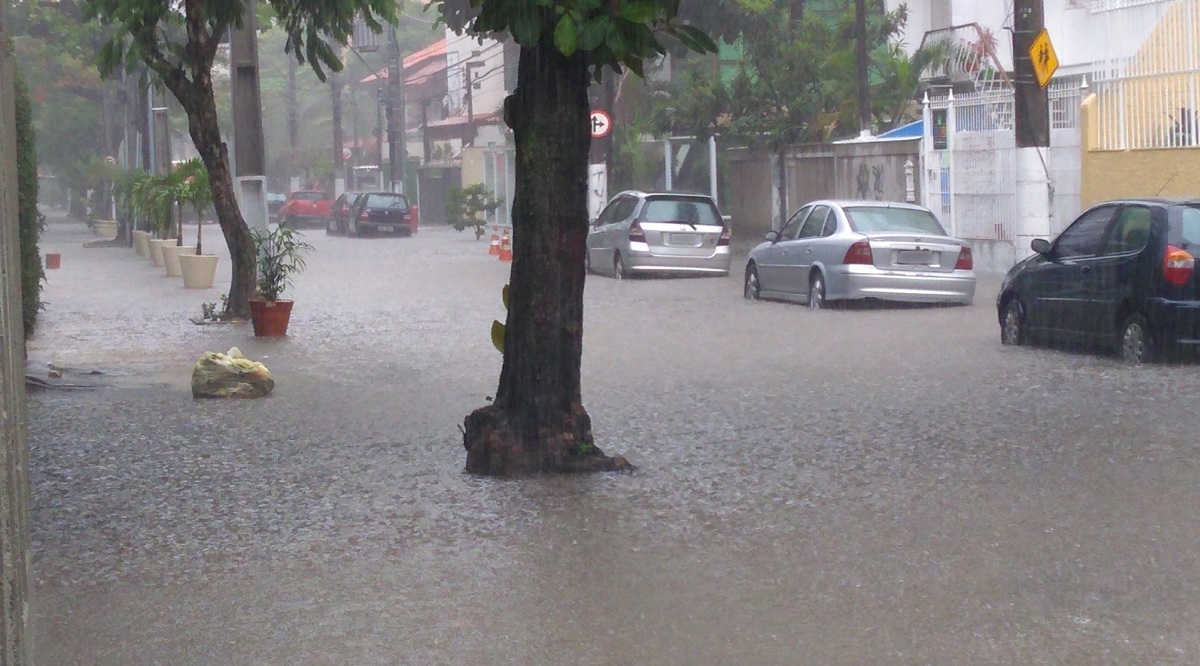 Previsão de chuva forte para as próximas horas em Niterói
