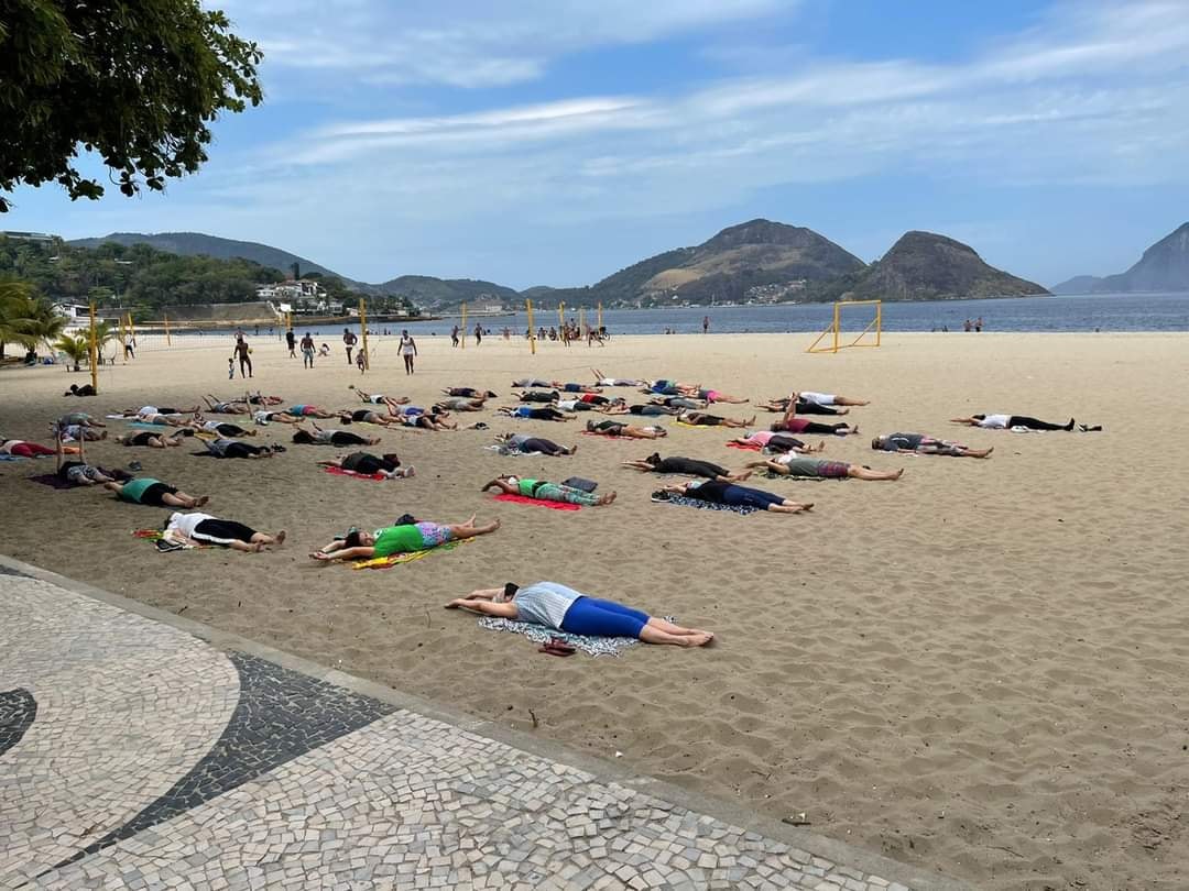 Aula gratuita de Pilates na Praia de Icaraí, em Niterói