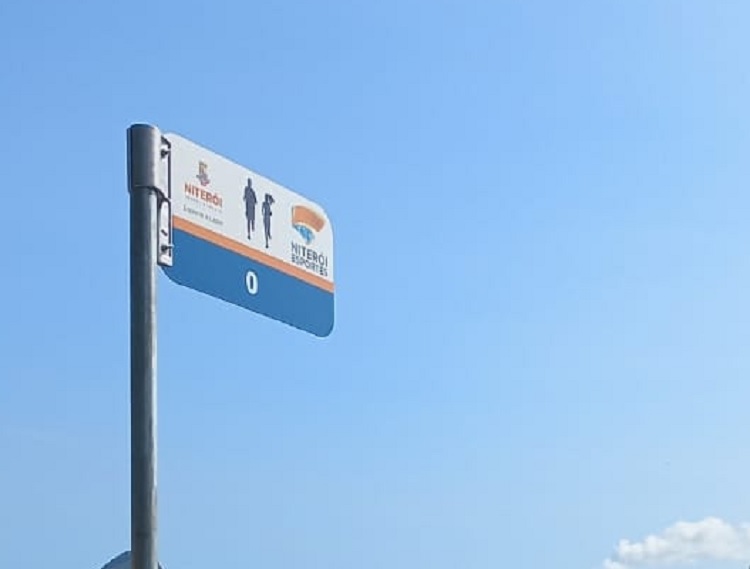 Orla de Niterói recebe placas de sinalização de distância