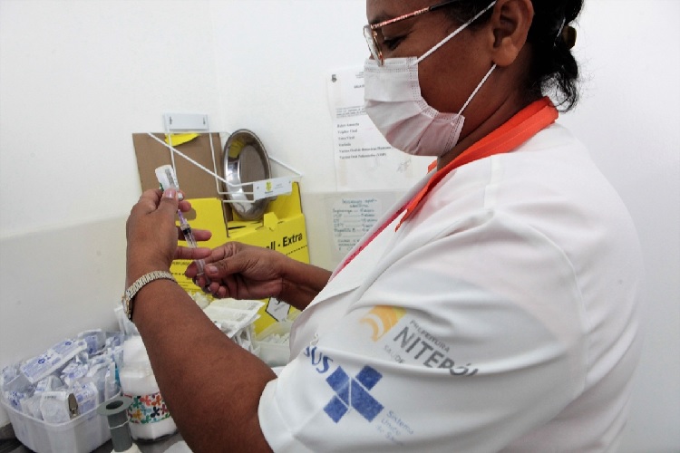 Niterói realiza Dia D da vacinação contra gripe e sarampo no sábado